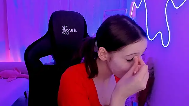 Snapshot of JenniferKiim chatting on February 14, 8:33 am JenniferKiim online show from February 14, 8:33 am