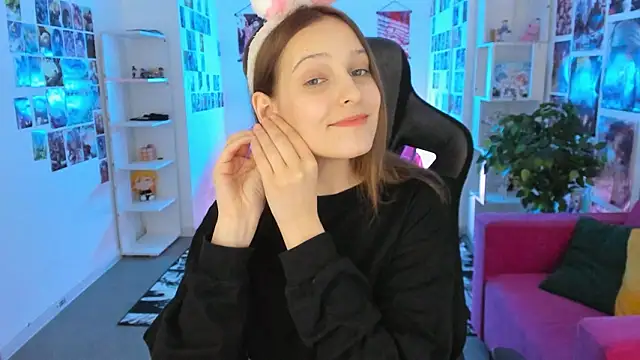 Snapshot of JenniferKiim chatting on February 17, 2:35 pm JenniferKiim online show from February 17, 2:35 pm