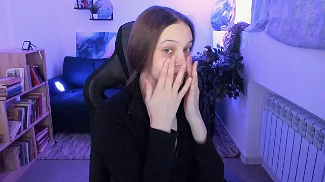 Snapshot of JenniferKiim chatting on February 28, 8:15 am JenniferKiim online show from February 28, 8:15 am