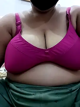 Snapshot of Rakhi_sawant143 chatting on September 11, 12:44 am Rakhi sawant143 online show from September 11, 12:44 am