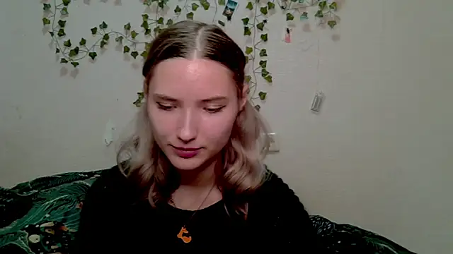  kikiclark   online show from October 29, 8:54 pm