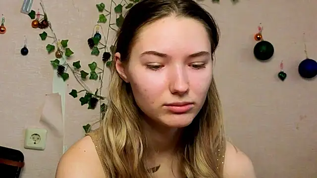  kikiclark   online show from February 13, 11:50 am