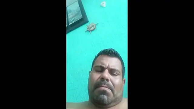 Snapshot of Lary_86 chatting on October 24, 4:36 pm Lary 86 online show from October 24, 4:36 pm