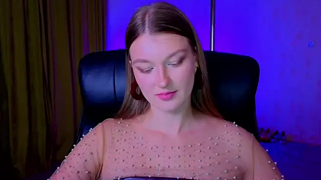 Snapshot of MysticVenus_ chatting on March 1, 5:37 pm MysticVenus online show from March 1, 5:37 pm