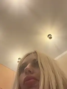 Snapshot of Steffi_Snowbunny chatting on June 25, 8:13 pm Steffi Snowbunny online show from June 25, 8:13 pm