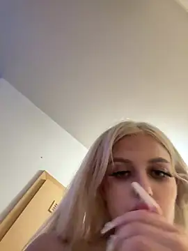 Snapshot of Steffi_Snowbunny chatting on July 18, 6:23 pm Steffi Snowbunny online show from July 18, 6:23 pm