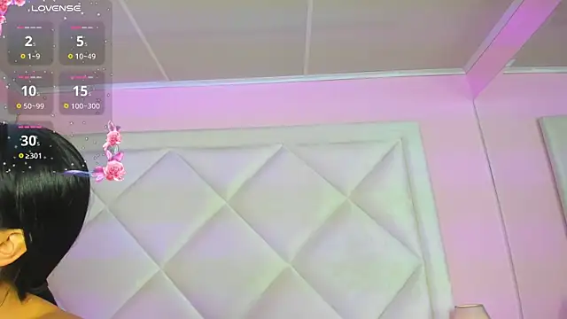 Miaa Smithh   online show from February 17, 10:34 am