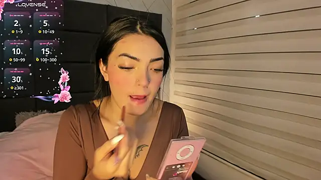 Snapshot of Miaa_Smithh__ chatting on April 30, 1:06 pm Miaa Smithh online show from April 30, 1:06 pm