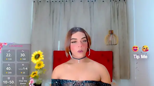 Cristal Villael online show from November 3, 6:14 am