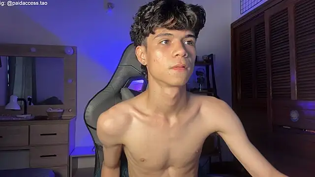 OopsAgain  online show from June 6, 9:19 pm