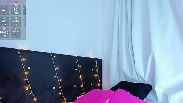 Danaa moore  online show from October 12, 3:49 am