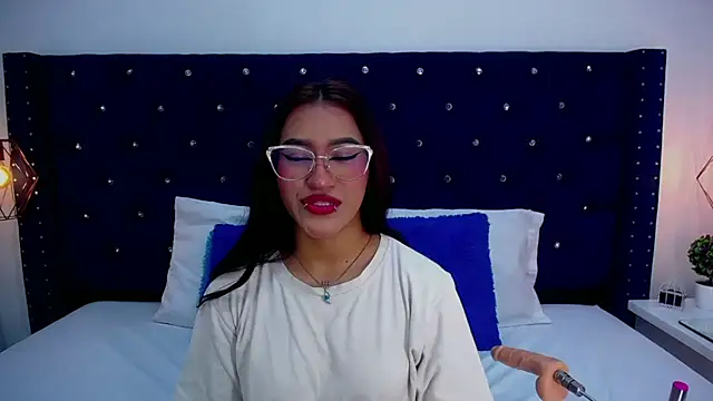 miss aris online show from November 12, 3:18 am