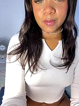 Snapshot of SereiaHott chatting on November 29, 8:34 pm SereiaHott online show from November 29, 8:34 pm