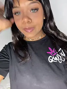 Snapshot of SereiaHott chatting on December 2, 7:09 pm SereiaHott online show from December 2, 7:09 pm