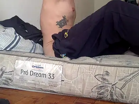 Snapshot of chrisalmeid_ chatting on September 17, 5:25 pm chrisalmeid online show from September 17, 5:25 pm