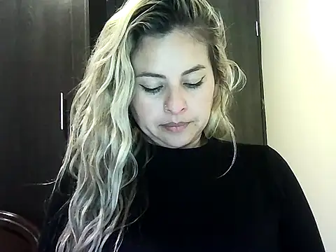 Valery  Rouse  online show from November 22, 3:27 am