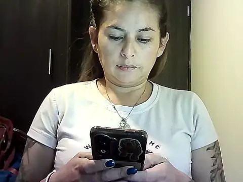 Valery  Rouse  online show from February 11, 10:15 pm