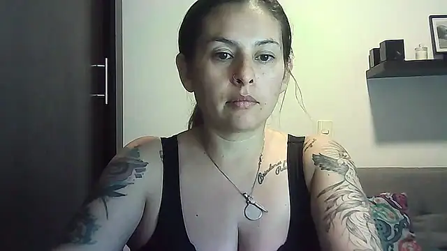 Valery  Rouse  online show from April 14, 10:05 pm