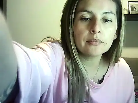 Valery  Rouse  online show from April 20, 10:44 pm