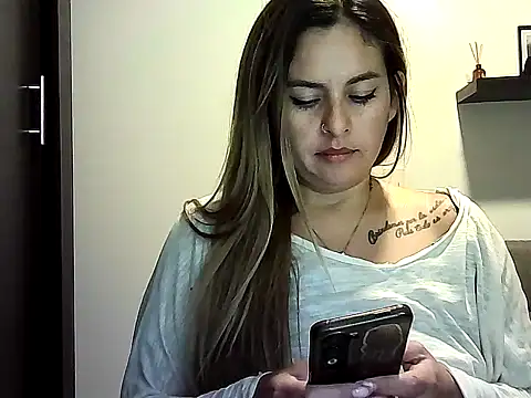 Snapshot of Valery__Rouse_ chatting on June 7, 1:21 am Valery Rouse online show from June 7, 1:21 am