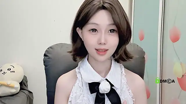 Snapshot of gummy-candy chatting on October 10, 4:33 am gummy-candy online show from October 10, 4:33 am