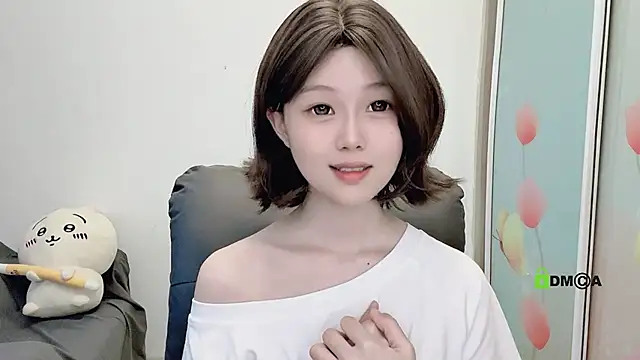 Snapshot of gummy-candy chatting on October 11, 1:05 am gummy-candy online show from October 11, 1:05 am
