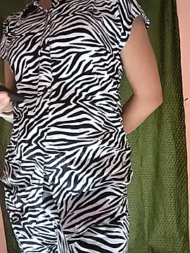 Hott Archana online show from November 11, 5:46 pm