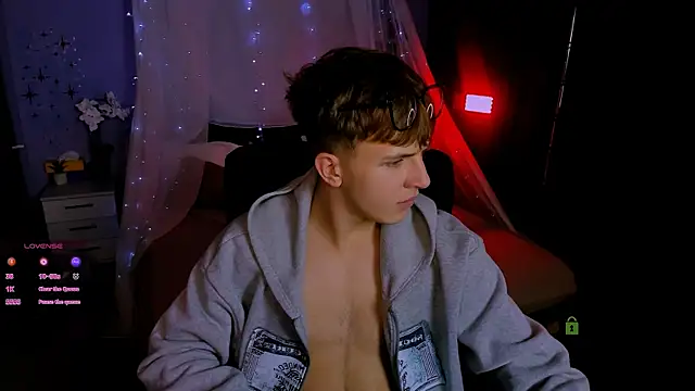 travis wolf  online show from November 5, 7:58 pm