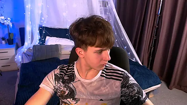 travis wolf  online show from November 23, 9:03 pm