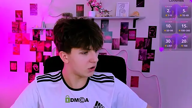 travis wolf  online show from March 26, 9:48 am