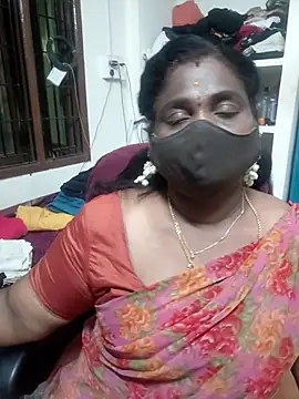 Snapshot of Tamil_Kavitha10 chatting on April 19, 5:01 pm Tamil Kavitha10 online show from April 19, 5:01 pm
