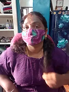 Snapshot of Tamil_Kavitha10 chatting on April 24, 11:23 am Tamil Kavitha10 online show from April 24, 11:23 am