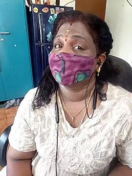 Snapshot of Tamil_Kavitha10 chatting on April 27, 5:05 am Tamil Kavitha10 online show from April 27, 5:05 am