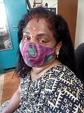 Snapshot of Tamil_Kavitha10 chatting on April 28, 4:50 am Tamil Kavitha10 online show from April 28, 4:50 am