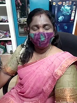 Snapshot of Tamil_Kavitha10 chatting on April 28, 4:56 pm Tamil Kavitha10 online show from April 28, 4:56 pm
