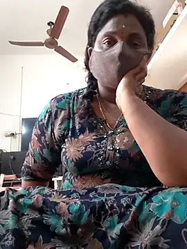 Snapshot of Tamil_Kavitha10 chatting on May 5, 9:28 am Tamil Kavitha10 online show from May 5, 9:28 am