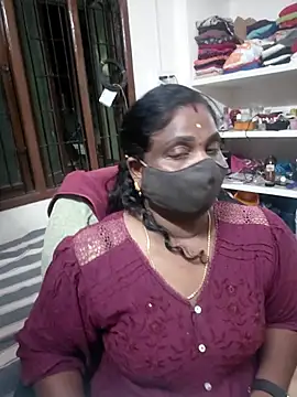 Snapshot of Tamil_Kavitha10 chatting on June 24, 3:11 pm Tamil Kavitha10 online show from June 24, 3:11 pm