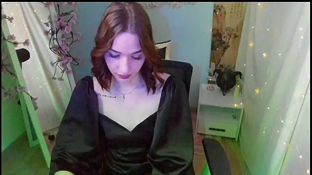 Snapshot of Bella_Night4 chatting on May 1, 6:18 am Bella Night4 online show from May 1, 6:18 am