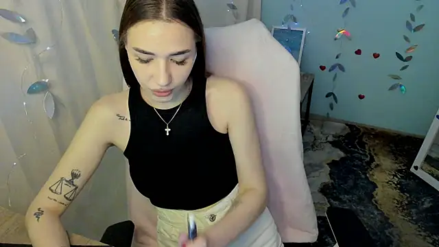 Snapshot of Bella_Night4 chatting on May 6, 7:35 am Bella Night4 online show from May 6, 7:35 am