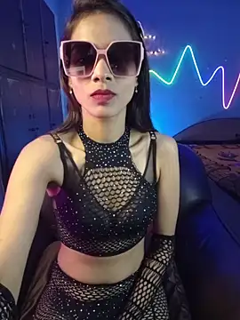 royeoy22 online show from March 28, 7:24 pm