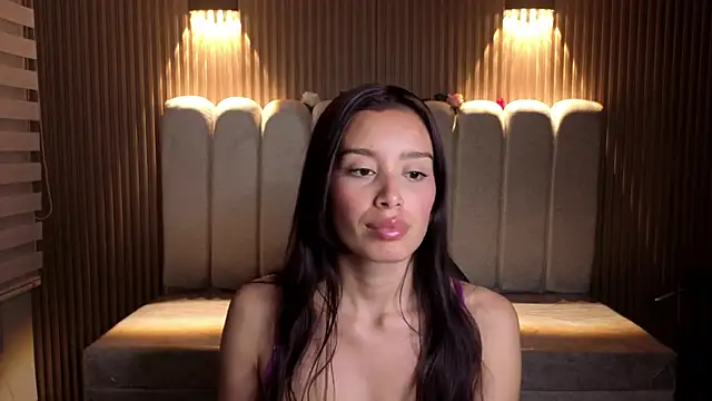 Snapshot of _Mia_Evans_1 chatting on April 21, 7:39 pm Mia Evans 1 online show from April 21, 7:39 pm