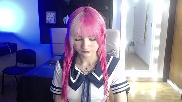 Snapshot of _Charlotte_Collins_ chatting on July 28, 6:20 pm Charlotte Collins online show from July 28, 6:20 pm