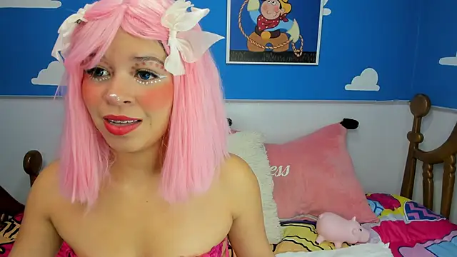 miss  evolet online show from November 5, 11:10 am