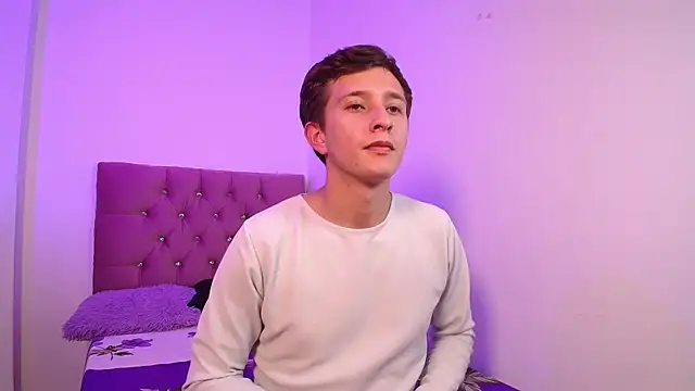 mae nathan  online show from December 1, 6:29 am