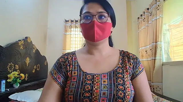 Snapshot of Elena_cruz5 chatting on June 5, 4:19 am Elena cruz5 online show from June 5, 4:19 am