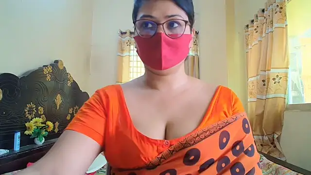 Snapshot of Elena_cruz5 chatting on June 6, 4:06 am Elena cruz5 online show from June 6, 4:06 am