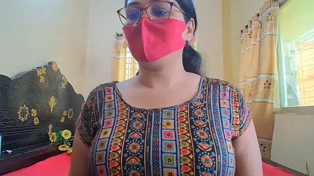 Snapshot of Elena_cruz5 chatting on June 11, 6:44 am Elena cruz5 online show from June 11, 6:44 am