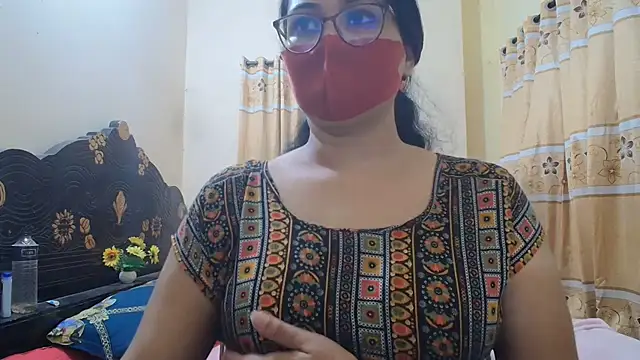 Snapshot of Elena_cruz5 chatting on June 17, 3:46 pm Elena cruz5 online show from June 17, 3:46 pm