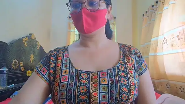 Snapshot of Elena_cruz5 chatting on June 18, 3:51 am Elena cruz5 online show from June 18, 3:51 am