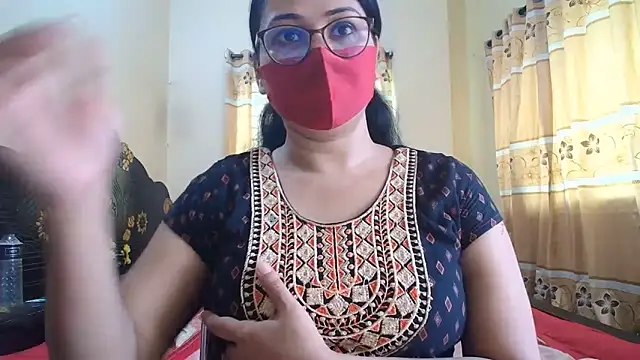 Snapshot of Elena_cruz5 chatting on June 20, 4:37 am Elena cruz5 online show from June 20, 4:37 am